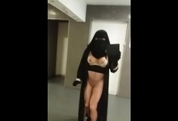 musulmane nue sous son niqab